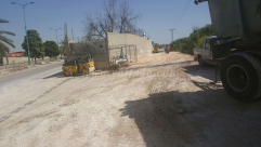 بالصور: بعد مطالبات عديدة - بلدية اللد تباشر بتعبيد شارع ابو صعلوك في المدينة 